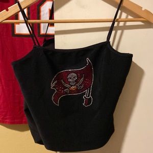 Tampa Bay Buccaneers women’s top